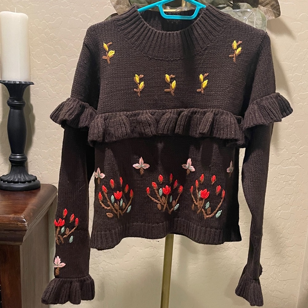 NWOT POL Embroidered Brown Sweater with Floral Accents size Small